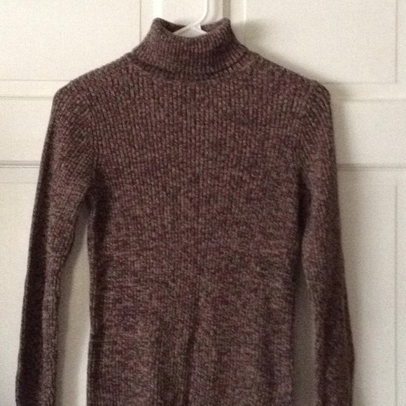 Turtleneck sweater.  Great condition! - Picture 1 of 2